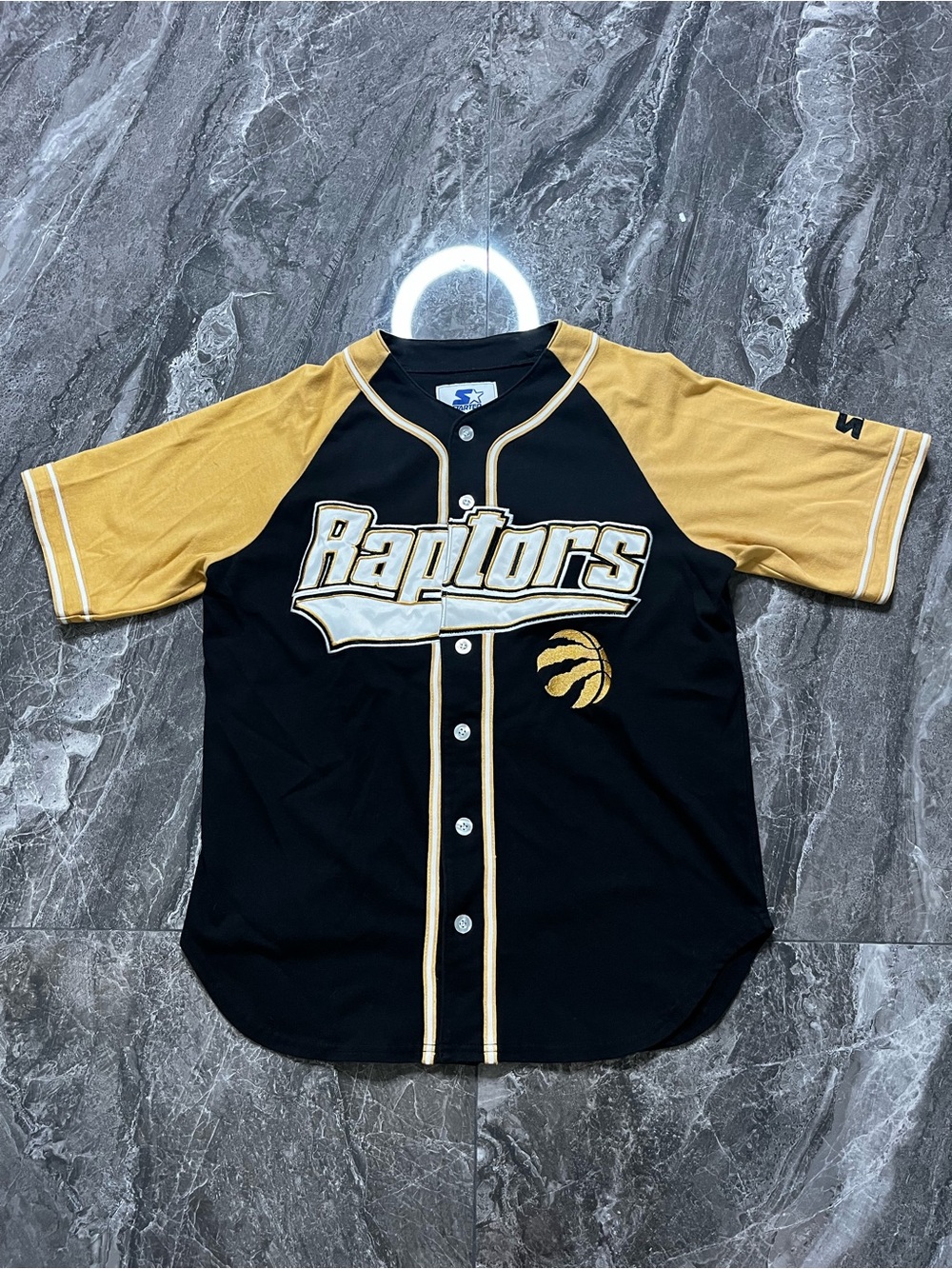 STARTER Raptors Short-Sleeve Baseball NBA Jersey in Black and Gold Button Up